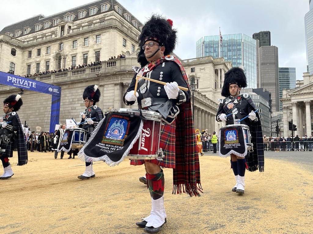 lordmayors_show's tweet photo. Get ready for a visual treat! Over the next few hours and days, we’ll be sharing many more photos that you won’t want to miss. Keep an eye open for psots and the the City of London flickr feed - https://t.co/xYsliDNZYi

See if you can spot yourself! https://t.co/mc0S96HEi7