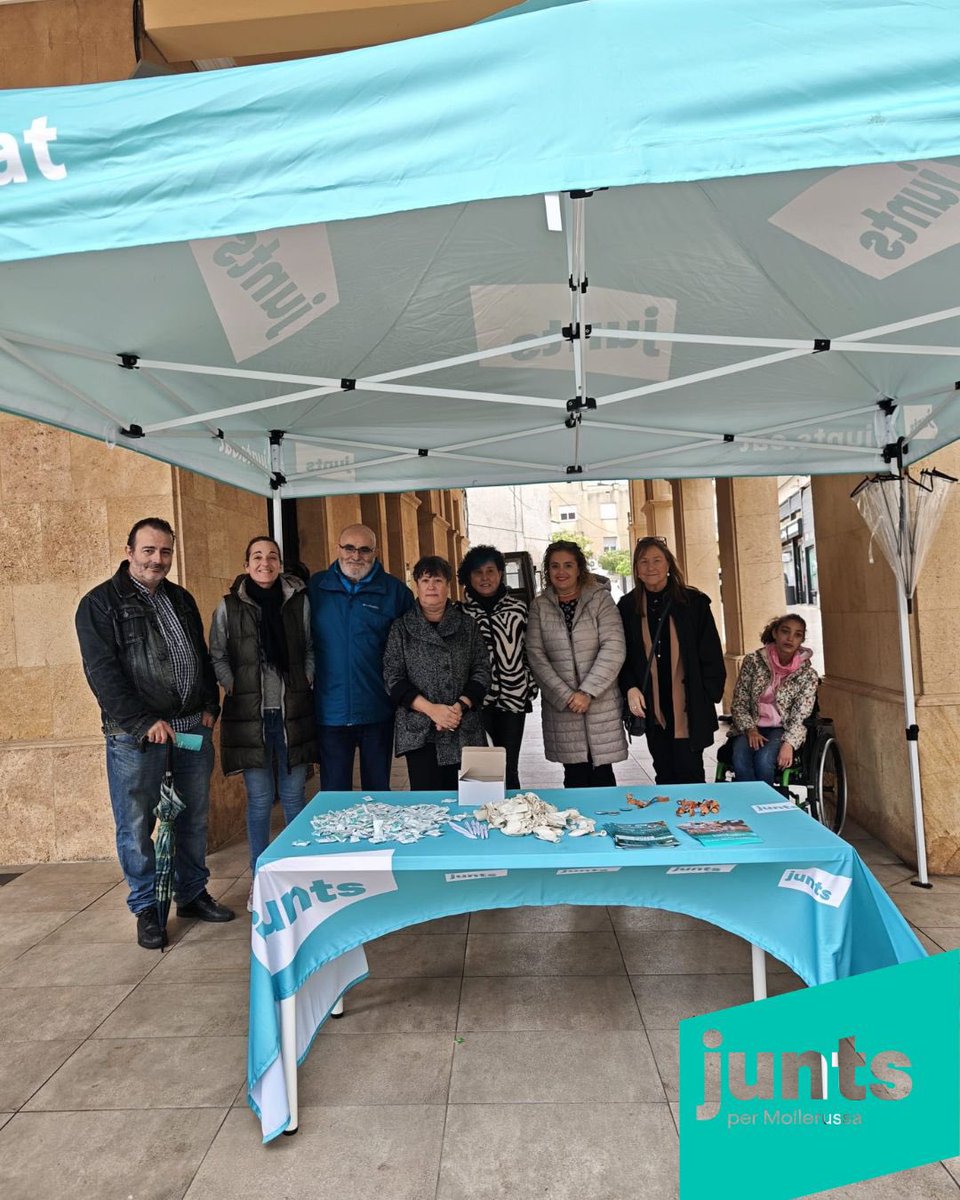 jxcatmollerussa's tweet photo. Avui, a #Mollerussa, hem tornat a sortir al carrer per escoltar i compartir.
Una jornada plena de diàleg, idees i confiança en el projecte de @JuntsXCat
Gràcies a tots els veïns i veïnes que heu volgut conversar amb nosaltres.
#JuntsMollerussa #JuntsperMollerussa #JuntsExplica https://t.co/pj1jtLNQUf