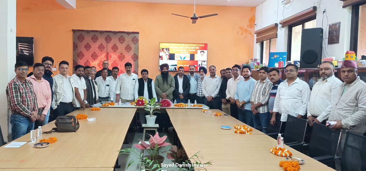 vijaykbandhu's tweet photo. NMOPS राष्ट्रीय कार्यकारिणी की नई दिल्ली में बैठक जारी,चल रहा है मंथन......
 25 नवम्बर को दिल्ली चलो की तैयारियो पर चर्चा

#vijaykumarbandhu https://t.co/sPPJC9s0i7