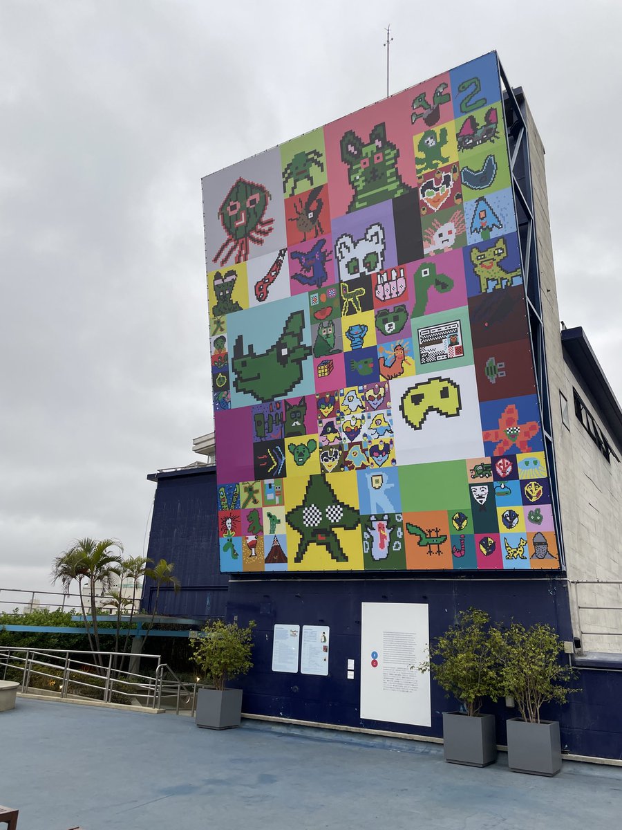 なんと、12歳の息子、「Zombie Zoo Keeper」の8歳のときに制作した作品がブラジル・サンパウロのアートセンターで展示されています！

「Antípodas: tão distantes, tão próximos（遠くて、こんなに近い）」。

日伯外交関係130周年を記念し、
国際交流基金とSESCが主催する国際展覧会です。