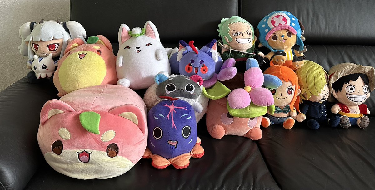 Col_R4d3c's tweet photo. @MiaowLea Meine kleine Sammlung 😁 https://t.co/jOHzhS1MDB