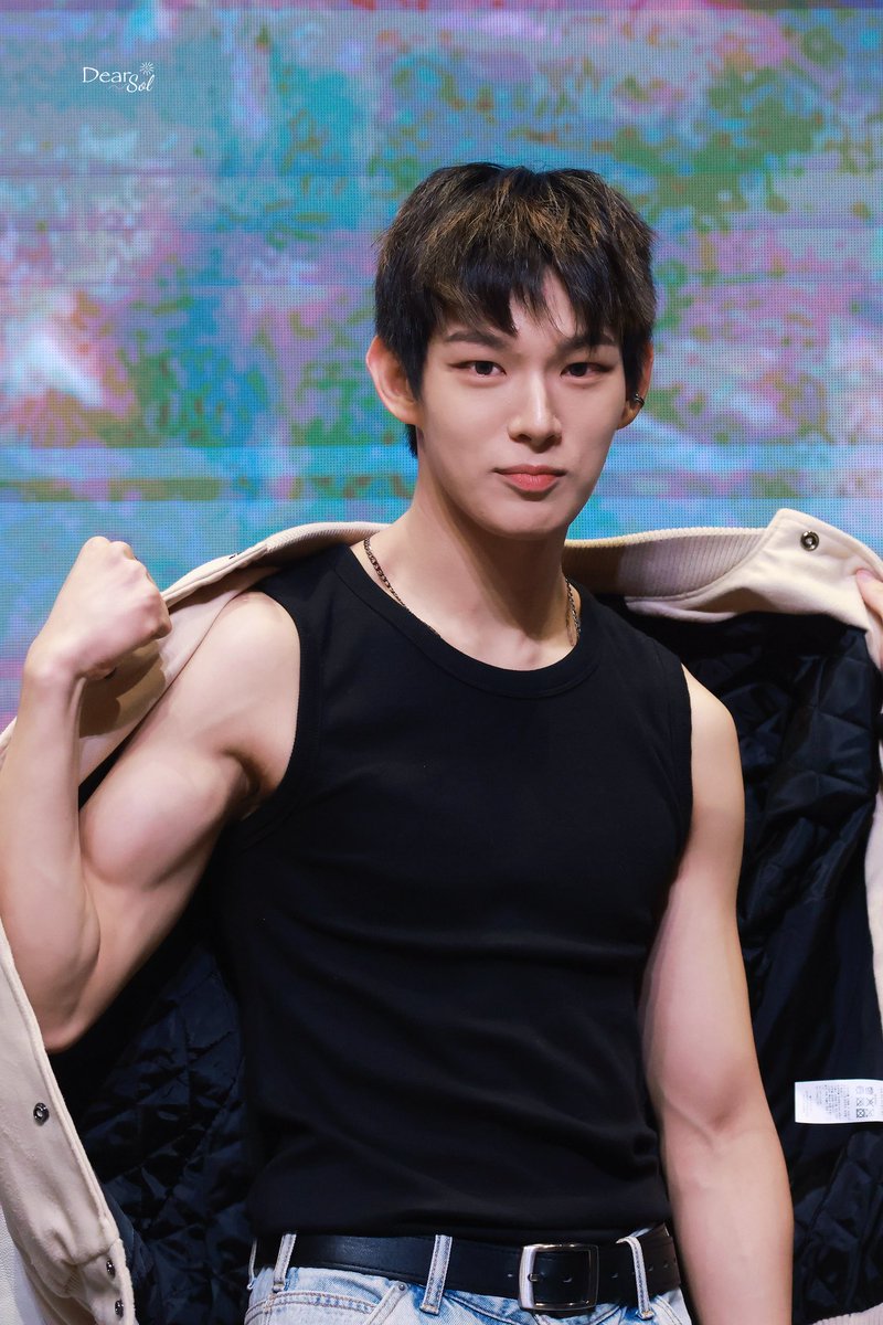 Dearsolstv's tweet photo. 251108

💪🏻🥺❌

#STEVEN #스티븐 #STVN #AHOF #아홉 https://t.co/G3GTjZlDnT