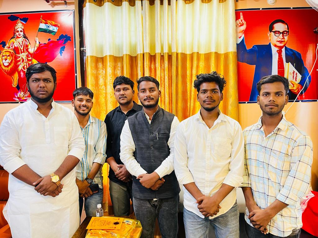 Nirajgupta9452's tweet image. मित्रगण 🙏❤️