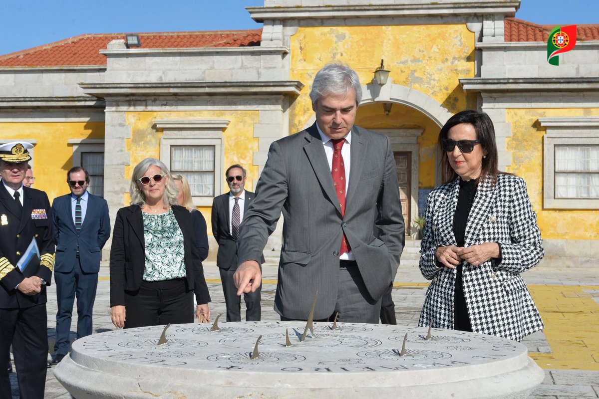 defesa_pt's tweet image. O Ministro da Defesa Nacional, Nuno Melo, recebeu a Ministra da Defesa de Espanha, Margarita Robles, no Forte São Julião da Barra. 

Na agenda da reunião esteve a cooperação entre os dois países na área da Defesa, bem como o reforço do pilar europeu da Aliança Atlântica.