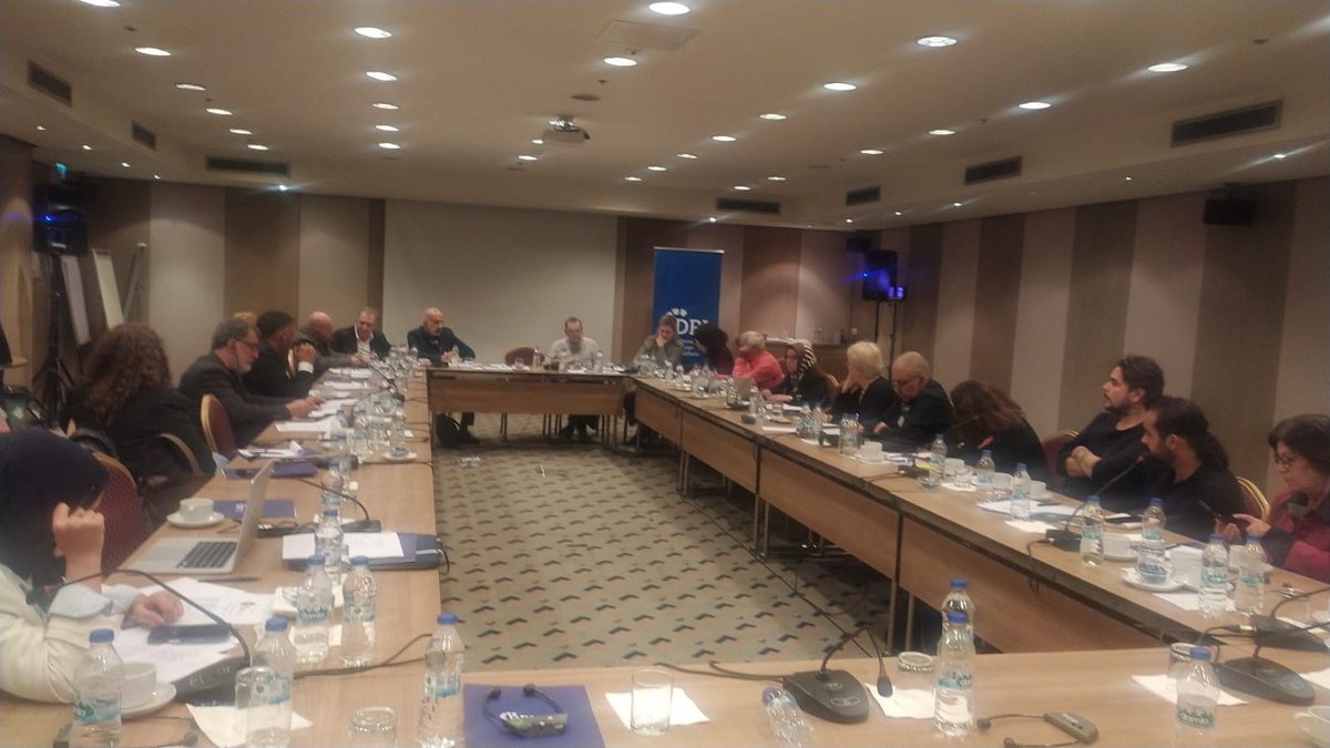 Soru-cevap oturumu, katılımcılara barış süreçlerinde dilin ve medyanın rolü üzerine görüş alışverişinde bulunma fırsatı sundu. Konular arasında tabu meselelerin nasıl ele alınabileceği, sosyal medyanın rolü ve kutuplaşmış toplumlarda habercilik yer aldı.