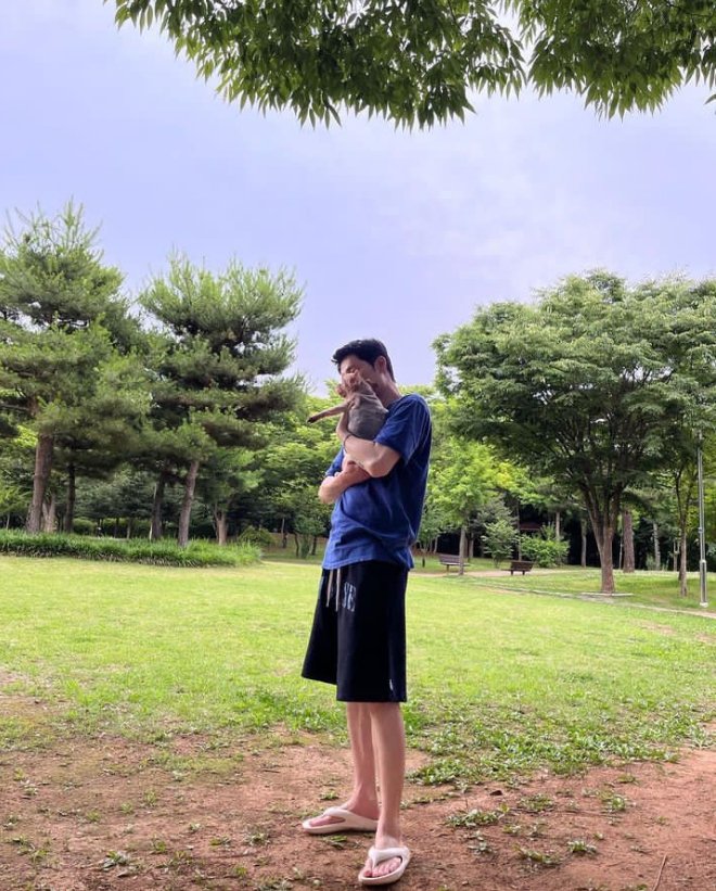 GyeolHuang's tweet photo. 모두들 즐거운 하루 보내세요 https://t.co/GM4wE4dHTl