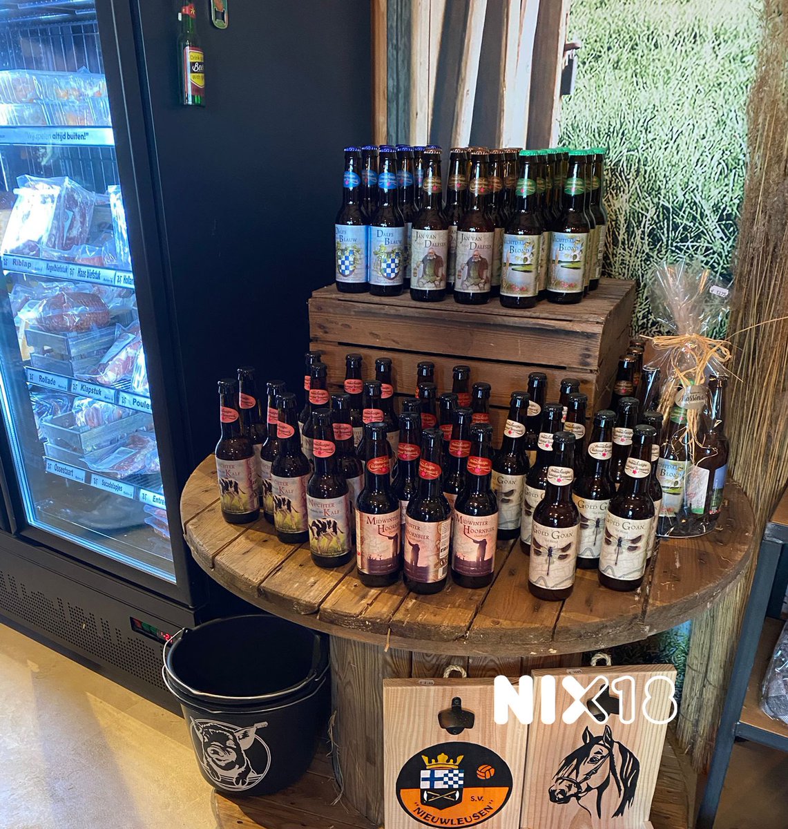 🍺 Vanaf deze week zijn onze mooie bieren ook verkrijgbaar in '𝘁 𝗪𝗶𝗻𝗸𝗲𝗹𝘁𝗶𝗲 𝘃𝗮𝗻 𝗠𝗮𝘀𝘀𝗶𝗲𝗿!

Veldweg 15 in Dalfsen