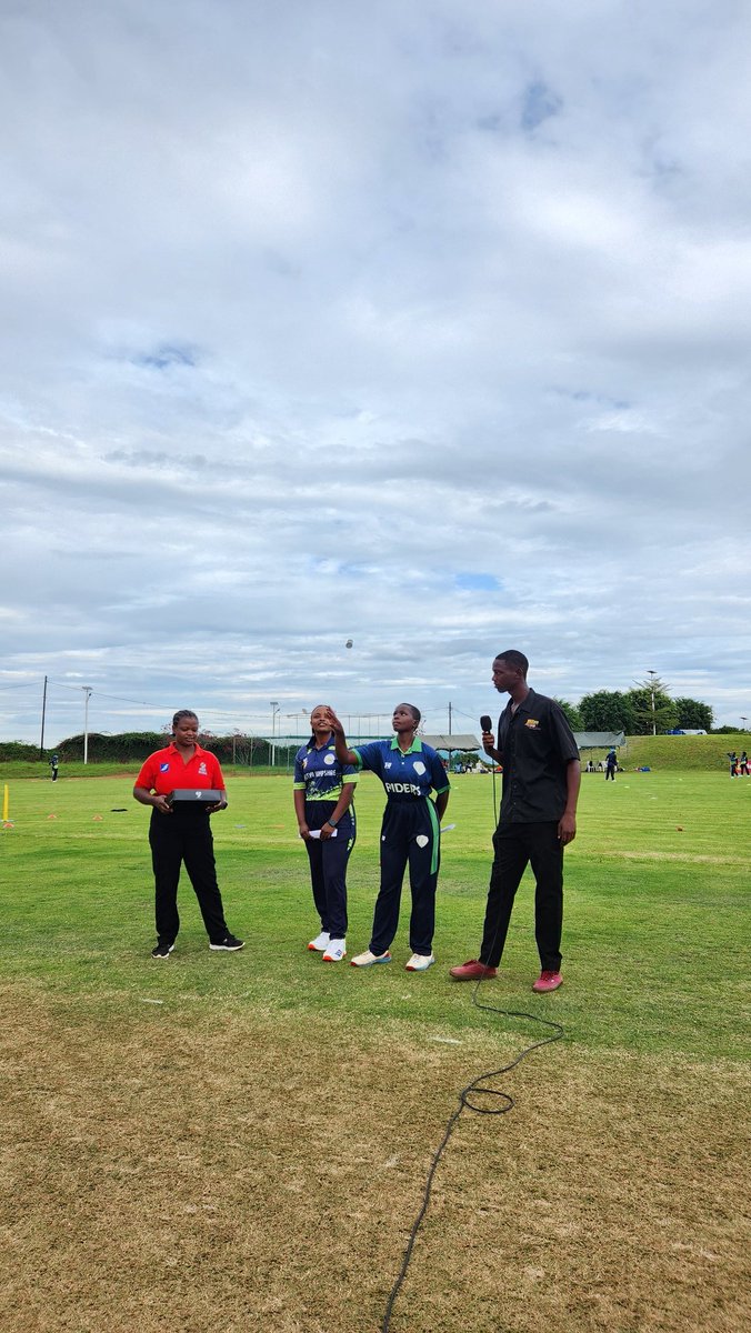 RwandaCricket's tweet image. Toss details | Rwanda women&apos;s premier league 
Gahanga B:
Indatwa Hampshire CC Vs White Clouds CC
White clouds  won the toss and opted to bat first.
Gahanga A
Charity CC Vs Muhanga Zebra CC 
Charity won the toss and opted to bowl first.
#RwandaCricket #GrowingWithEveryStep