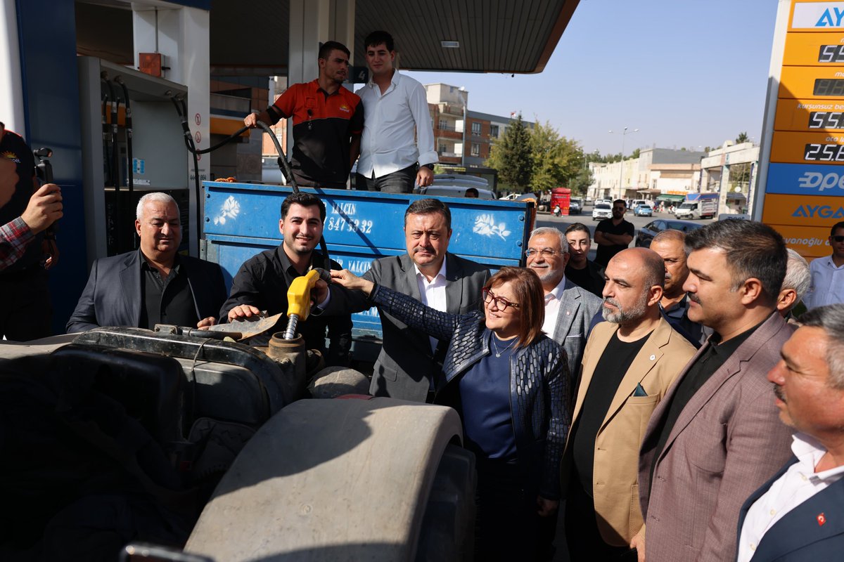 İl Başkanımız Sayın Fatih Muhaddis Fedaioğlu, Vali Yardımcımız Sayın Hüseyin Kaptan, GBB Başkanımız Sayın Fatma Şahin, Karkamış Belediye Başkanımız Sayın Mustafa Güzel, Nizip Kaymakamı Sayın Osman Uğurlu, İl Tarım ve Orman Müdürü Sayın İbrahim Sağlam, Nizip Ziraat Odası Başkanı
