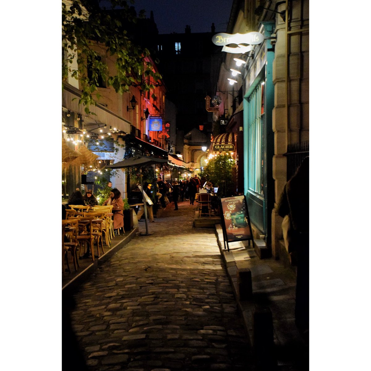 Cour du Commerce, Saint-André, Paris!
<a href="/ThePhotoHour/">#ThePhotoHour</a> <a href="/StormHour/">#StormHour</a> <a href="/organicbotanic/">Sue McBean - @organicbotanic.bsky.social</a> #travelphotography #paris #streetphotography