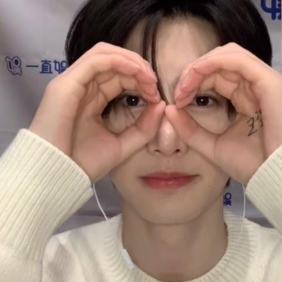 vvanessasim's tweet photo. รีทวิตเพื่อให้หนุฮุนกมกมไข่ต้มได้ไปต่อ 🥚🎀

#ENHYPEN #2025MAMAVOTE https://t.co/h4KCUsZDLD