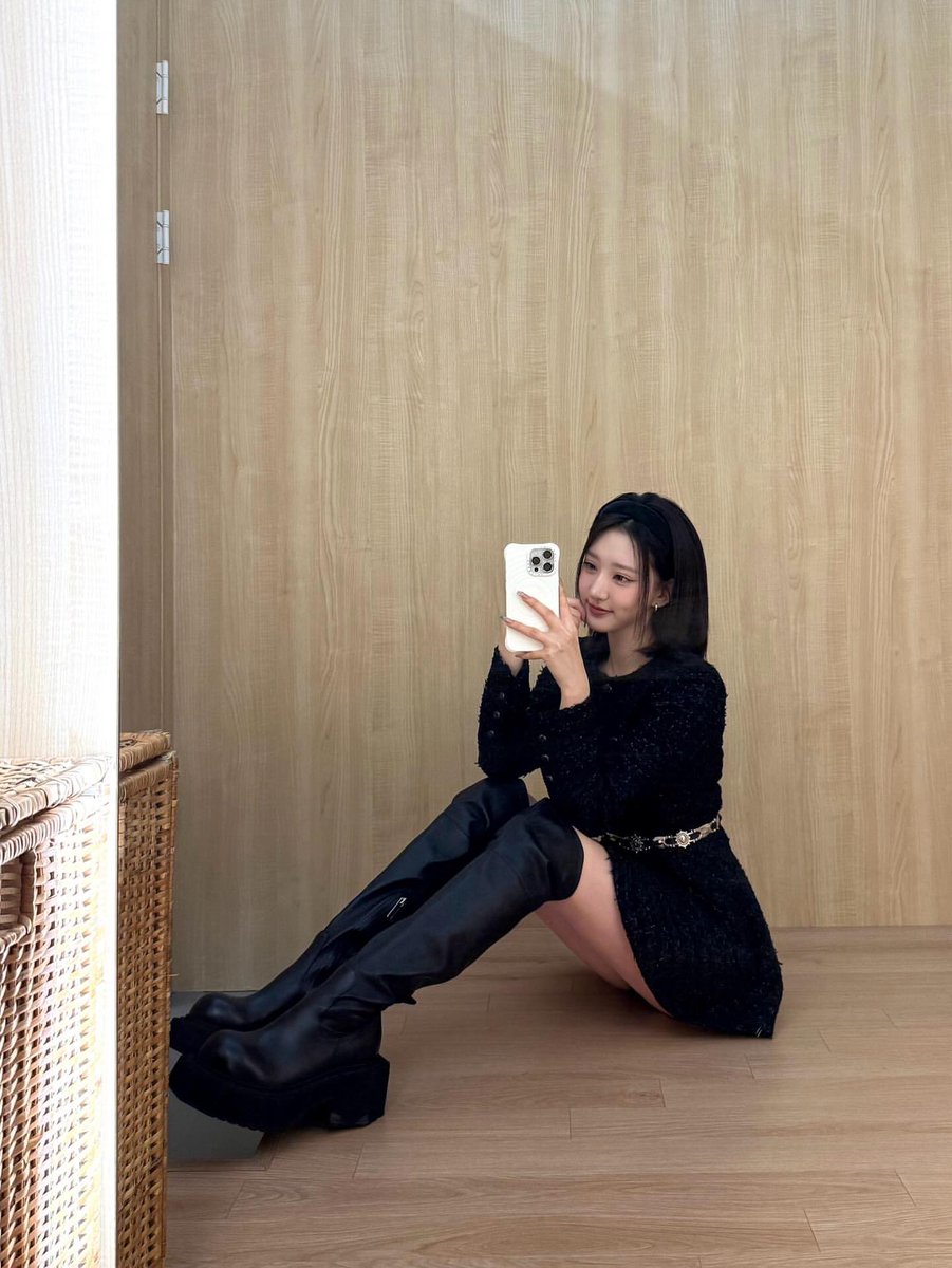 h1hwiseo's tweet image. 📸 H1-KEY ig update:

have you found the black cat princess? 🐈‍⬛🖤

—— #H1KEY #하이키 #HWISEO #휘서