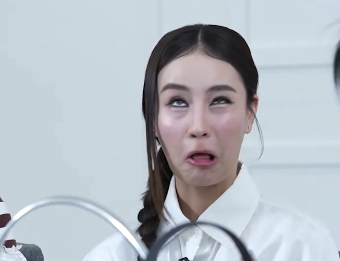 bonjazz29's tweet image. ทุกคนเงียบ

#ginnynatnicha #aangelinaass #GinJ