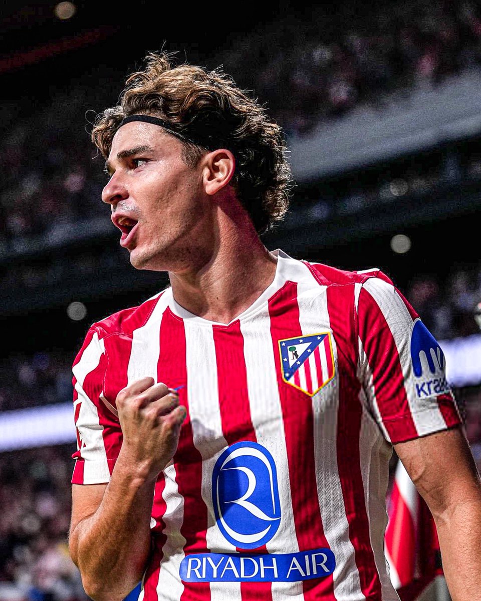🚨🗣️Julián Álvarez: “¿Los rumores con #Barcelona y #PSG? No lo sé. Veo lo que se dice en redes sociales, en España se habla mucho de mí y Barcelona”.

“Ahora estoy centrado en el #AtleticoMadrid , y veremos al final de temporada”.