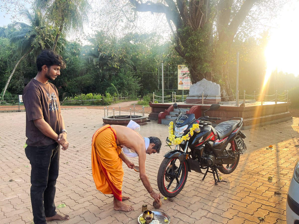 bharathshettyy's tweet image. Thank you @solana
Bought my first bike using on-chain money