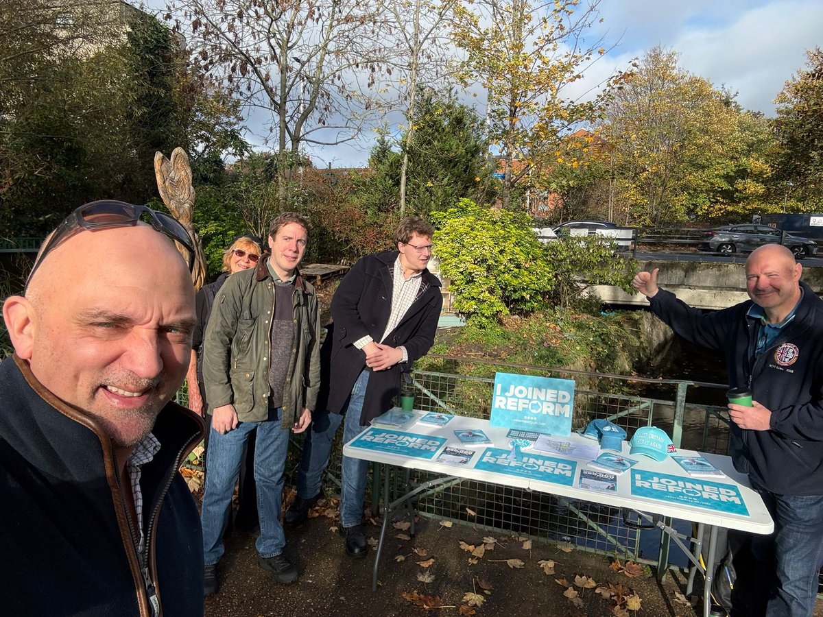 ReformUKMerton's tweet photo. Great to be out in #Merton #Wandle #MertonAbbeyMills with its historic waterwheel. Speaking to:

✅  business owners
✅  local families 
✅  taxpayers 

Hearing their concerns about Rachel Reeves, Keir Starmer and the years of Conservative failure.

⬇️
Join @reformparty_uk https://t.co/LpjJs68VYu