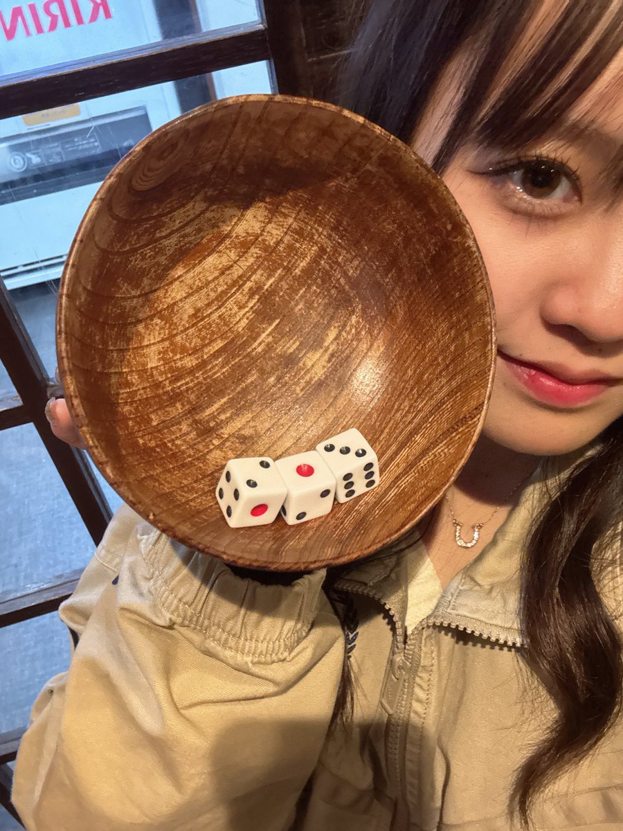 123‼️
北海道着きました〜！
雪積もってるー！！！雪合戦したいな❄️
寒いので体調に気をつけながら明日頑張ります〜！応援よろしくお願いします😆