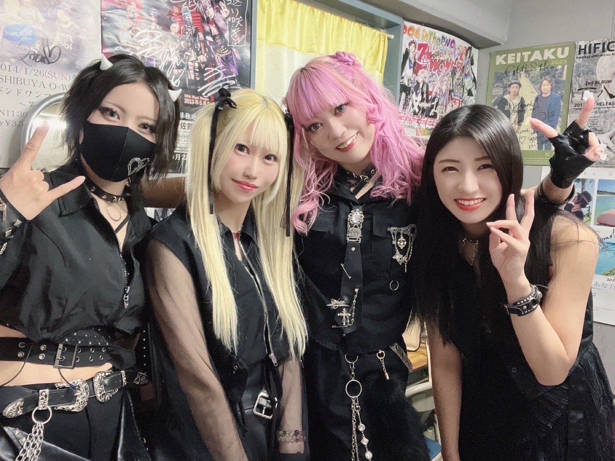 MyLittleDevil11's tweet photo. 11月8日 佐賀GEILS

1. GAME OVER &amp; OVER
2. Story
3. No Limit
4. 曖昧なチューニング
－MC－
5. Last Beginning
6. Answer
7. SHINY DAYS
8.｢CODE NAME｣

Next Live ⇒ 11月29日 新宿ANTIKNOCK https://t.co/K021VjUeYS