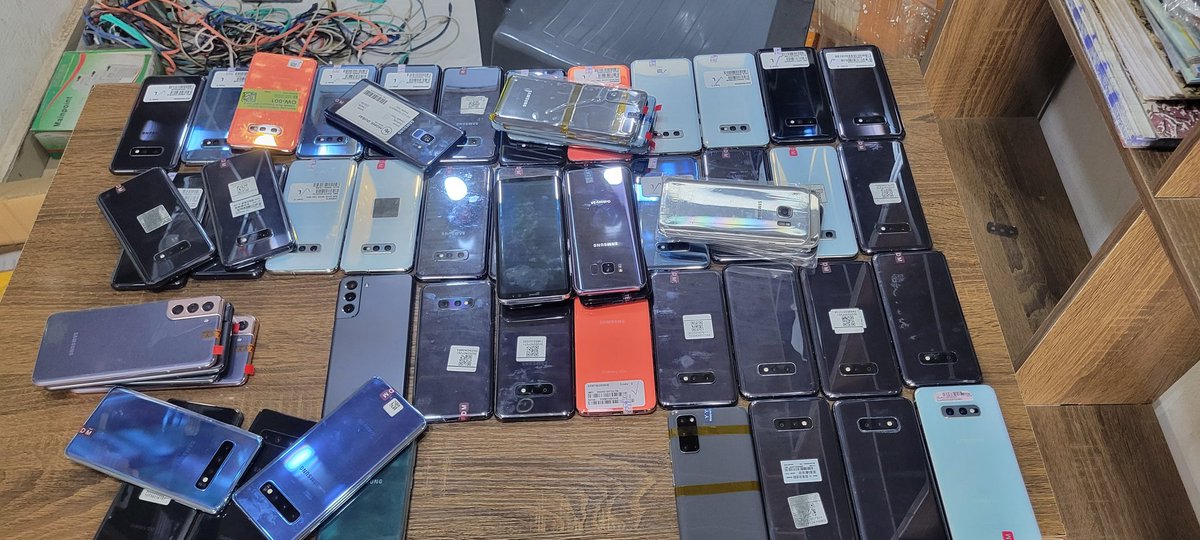 Lowbudget_com's tweet photo. @retweets_9ja S22, S21, S20, S10,S10e,S9,S8,S7,Pixel8, Pixel7, Pixel6 available call or chat on whatsapp 08175637163 https://t.co/SUml3ZZD74
