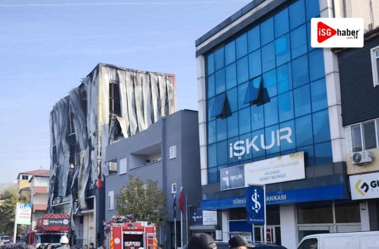 🤯 Yangın Merdiveni Yok, Çıkış Yok… Dibinde İŞKUR Şubesi Var! 

📌 Haberin Devamı:
isghaber.com.tr/gundem/yangin-… 

<a href="/csgbakanligi/">T.C. Çalışma ve Sosyal Güvenlik Bakanlığı</a> <a href="/TurkiyeIsKurumu/">İŞKUR</a> 

👉🏻 isghaber.com.tr 👀

#isghaber #isg #haber #işkazası #kocaeli #yangın