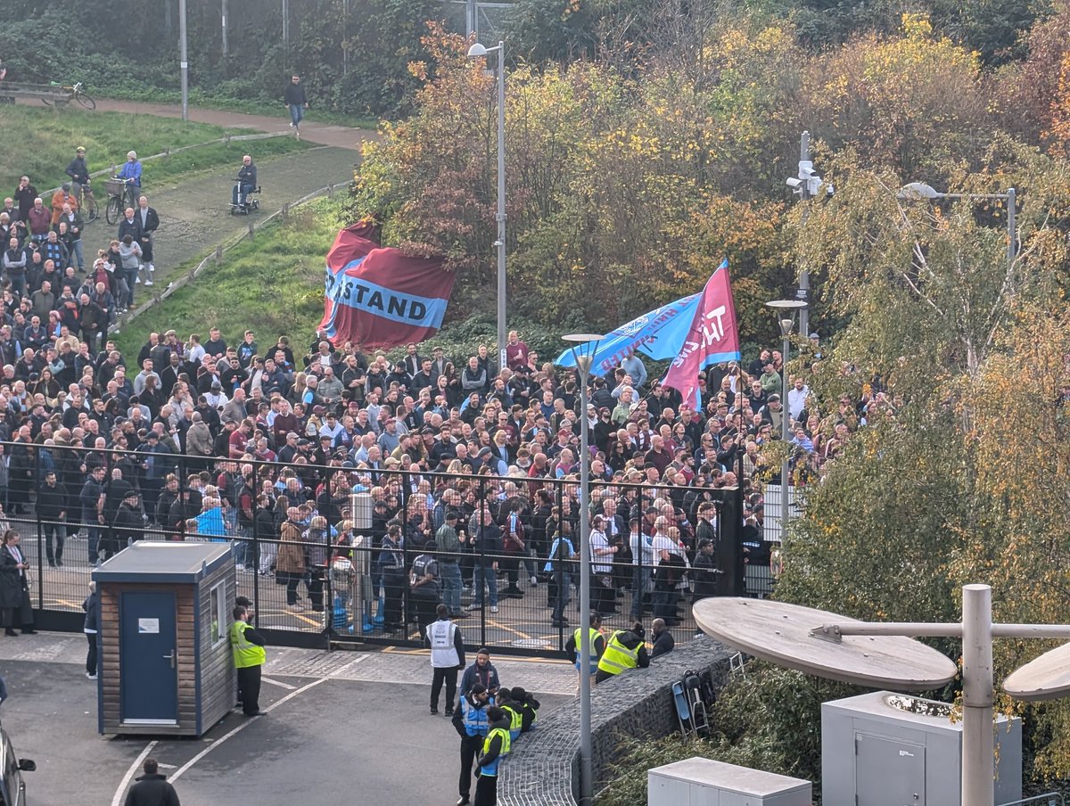 alex_crook's tweet image. #WHUFC fans protesting outside the London Stadium