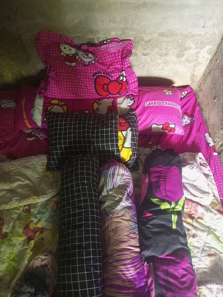 dontol127456's tweet photo. Koleksi bahan Gweh😋
#Gesekguling #sangeguling #gesekbantalguling #humpingpillow #sange https://t.co/5wayQOAJSo