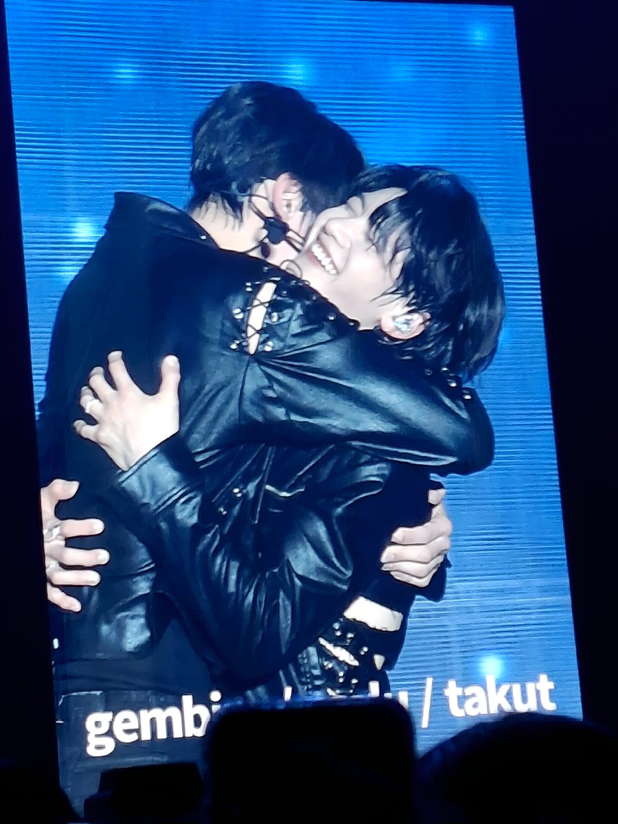sohnnset's tweet photo. eohaez hug ❤️ so precious 🫶

#HEREANDNOWinKL #ZB1inKL https://t.co/25EYQ9UVmG