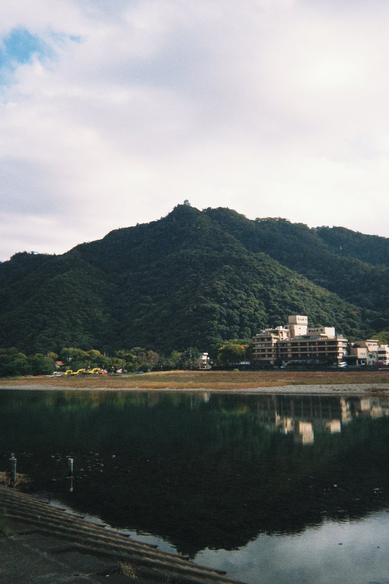 MOCOS8U5KA71's tweet photo. 山も水も綺麗な地元、バリ好き https://t.co/na9IETjFc4