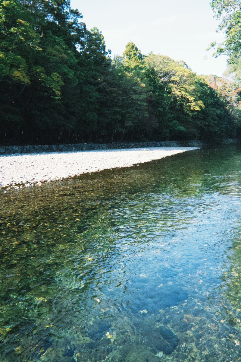 MOCOS8U5KA71's tweet photo. 山も水も綺麗な地元、バリ好き https://t.co/na9IETjFc4