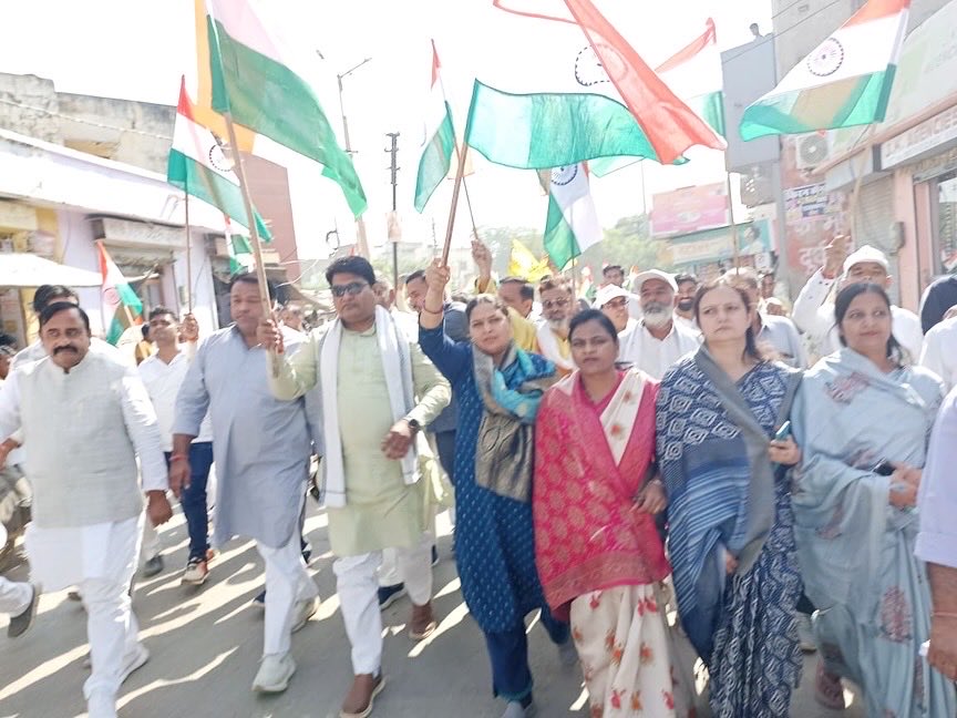 📍डीग जिला मुख्यालय 

सरदार पटेल जी की 150वीं जन्म जयंती एवं वंदे मातरम् के 150 वर्ष पूर्ण होने पर।नेहरू पार्क से प्रारंभ हुए जिला स्तरीय पैदल मार्च “सरदार<a href="/150/">150</a> – यूनिटी मार्च” में शामिल हुआ।

#VandeMataram150 #Sardar150