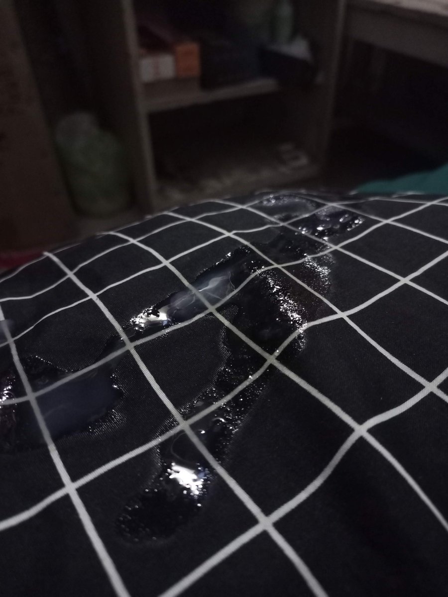dontol127456's tweet photo. Siapa sih GK sange liat bantal guling ini ahhh🥵
#Gesekguling #sangeguling #gesekbantalguling #humpingpillow #sange https://t.co/fDO6uOkNhK