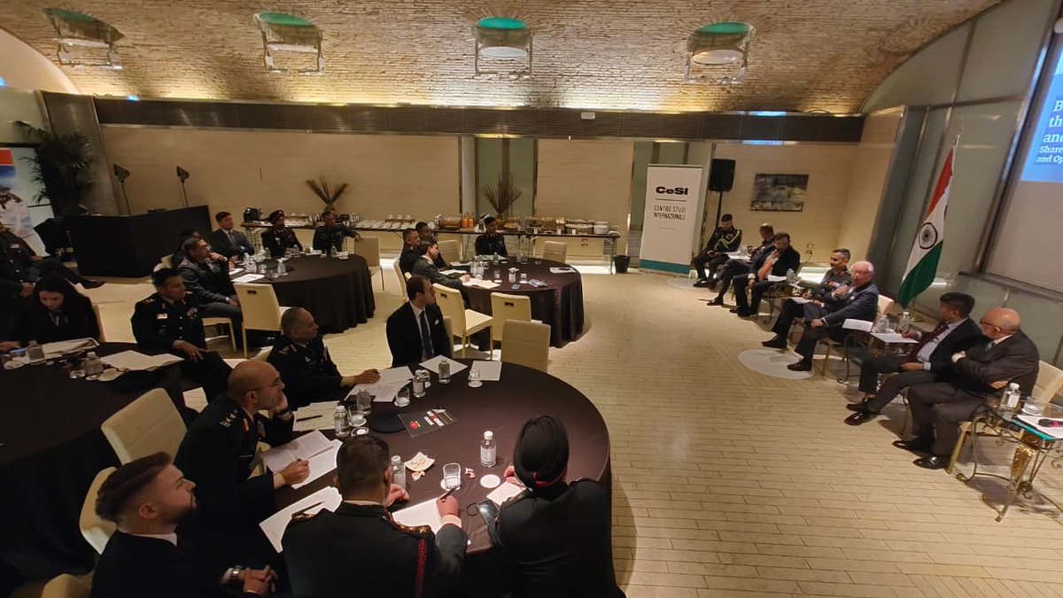 ia_awc's tweet image. 🇮🇳🤝🇮🇹 Strategic Dialogue at @CentroStudiInt, Rome  #HC Course delegation of #AWC interacted with def experts at Centro Studi Internazionali (CeSI), exchanging perspectives on security, IndoPacific &amp;amp; Mediterranean linkages &amp;amp; #IndiaItaly defence cooperation @adgpi @artrac_ia