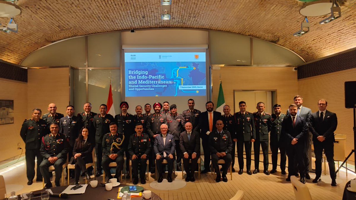 ia_awc's tweet image. 🇮🇳🤝🇮🇹 Strategic Dialogue at @CentroStudiInt, Rome  #HC Course delegation of #AWC interacted with def experts at Centro Studi Internazionali (CeSI), exchanging perspectives on security, IndoPacific &amp;amp; Mediterranean linkages &amp;amp; #IndiaItaly defence cooperation @adgpi @artrac_ia