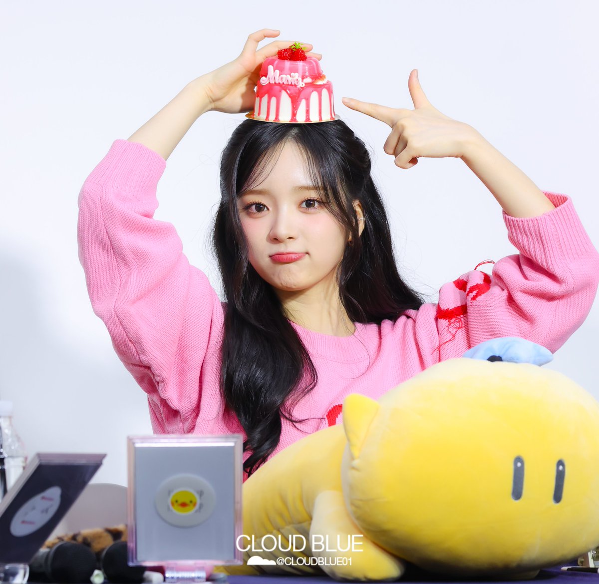 251108 ICHILLIN
아이칠린 이지
데일리덕 Fan Sign
HAPPY BIRTHDAY TO YOU
#ICHILLIN #아이칠린 #이지 #EJI