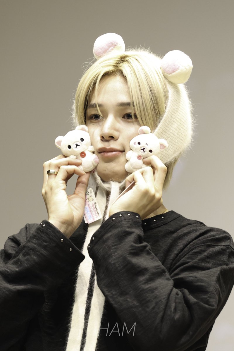 in2thek_'s tweet photo. セルフでほっぺむぎゅしてるの可愛すぎるからね全方向可愛いですから https://t.co/VLTOWOmUOx