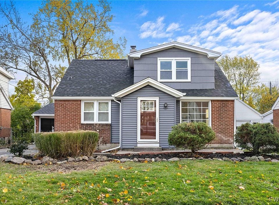 NickCorto's tweet photo. 🏡 Open House! Tour 77 Balbach Dr, Cheektowaga Sunday 11/9, 11am–1pm. Restored brick Cape: 3 beds, 2 baths, fully updated &amp; move-in ready at $199,900. Don’t miss out! Details: https://t.co/Nk97NjC5el https://t.co/lSRtEvxXy4