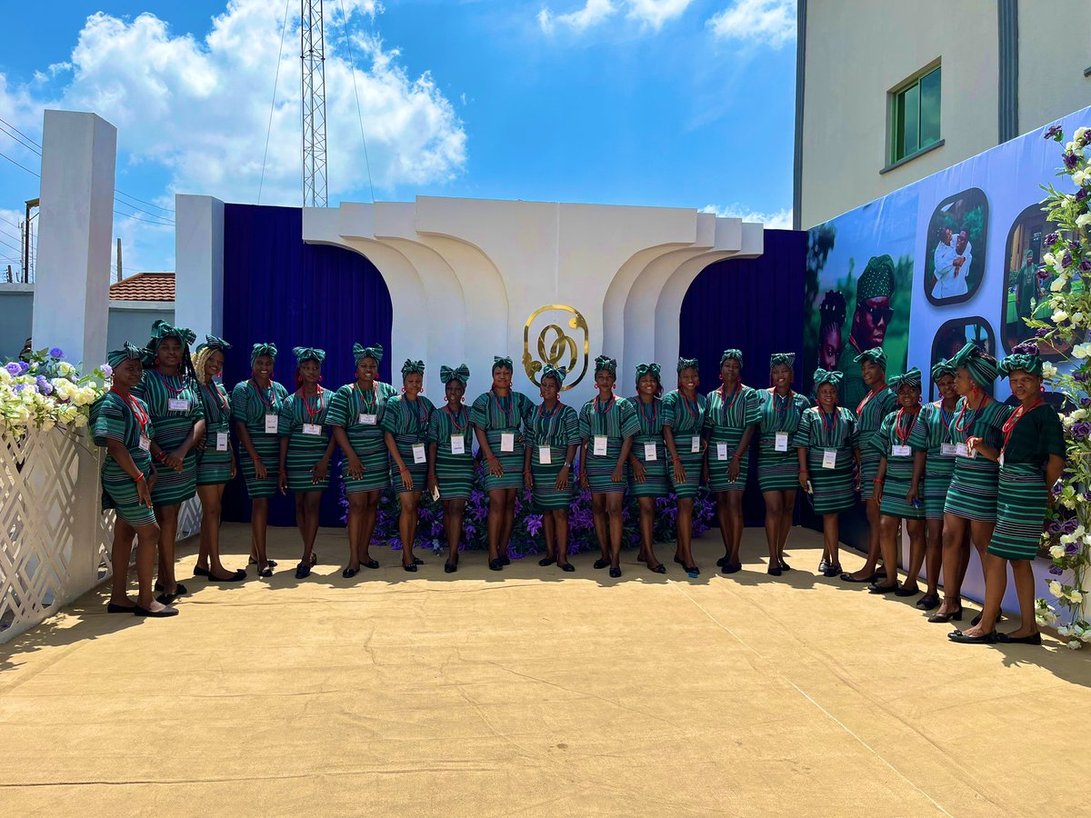 c4bode's tweet photo. My business: TC_Ushering Firm 

Goal before end of 2025 : To be booked 100 ushers for an event 😇

How many ushers can you see in the picture? https://t.co/IWUAzLsfoT