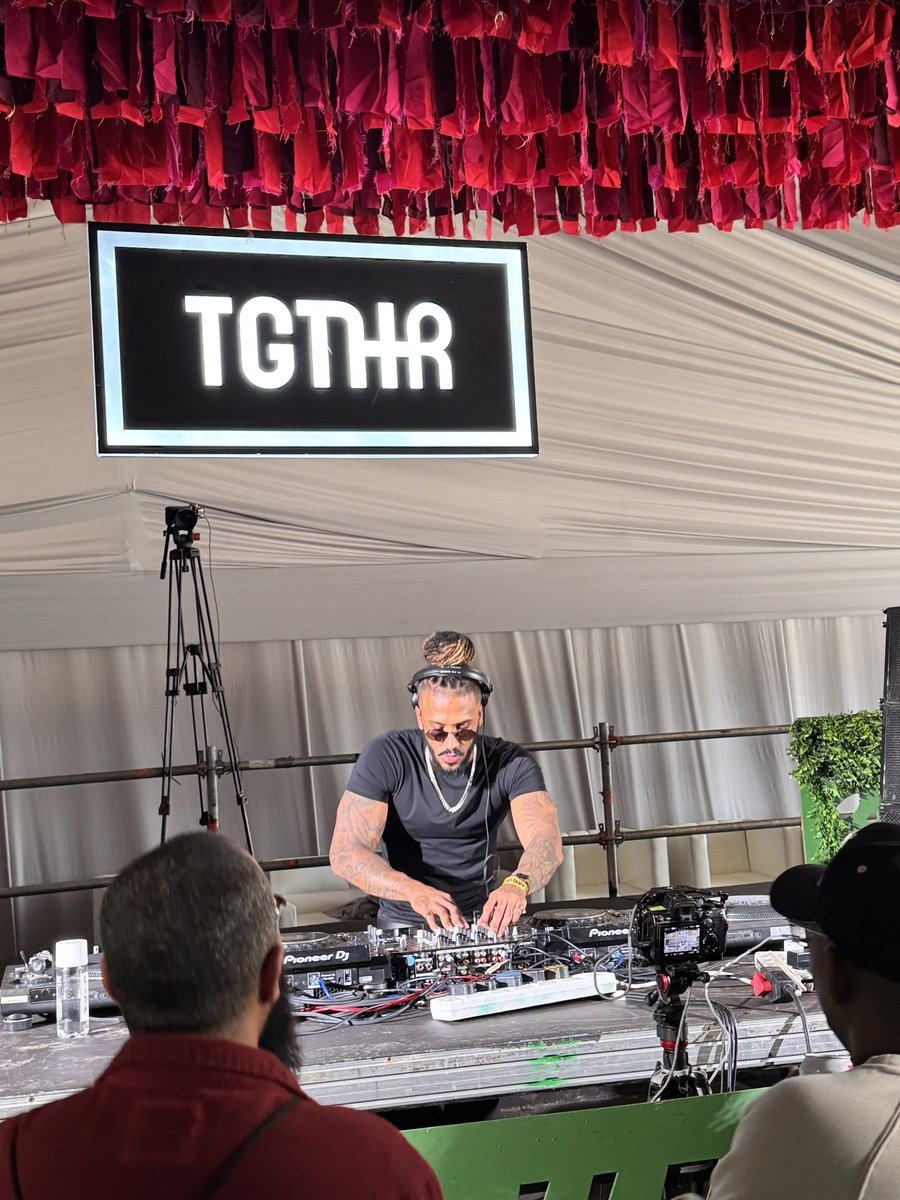 djstago's tweet photo. #Kunye Dawson on fire ๐ฅ๐ฅ๐ฅ
#TGTHR STAGE
#GoDeepOrGoHome https://t.co/LCtU0hQIpz