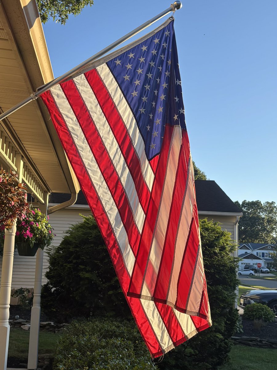 Jimmy_The_Gentt's tweet image. Good morning fellow Patriots. God Bless our active military and our veterans. God Bless our first responders. God Bless ICE and Border Patrol.
God, please protect @POTUS 
#MAGA #KAG
#FNYC