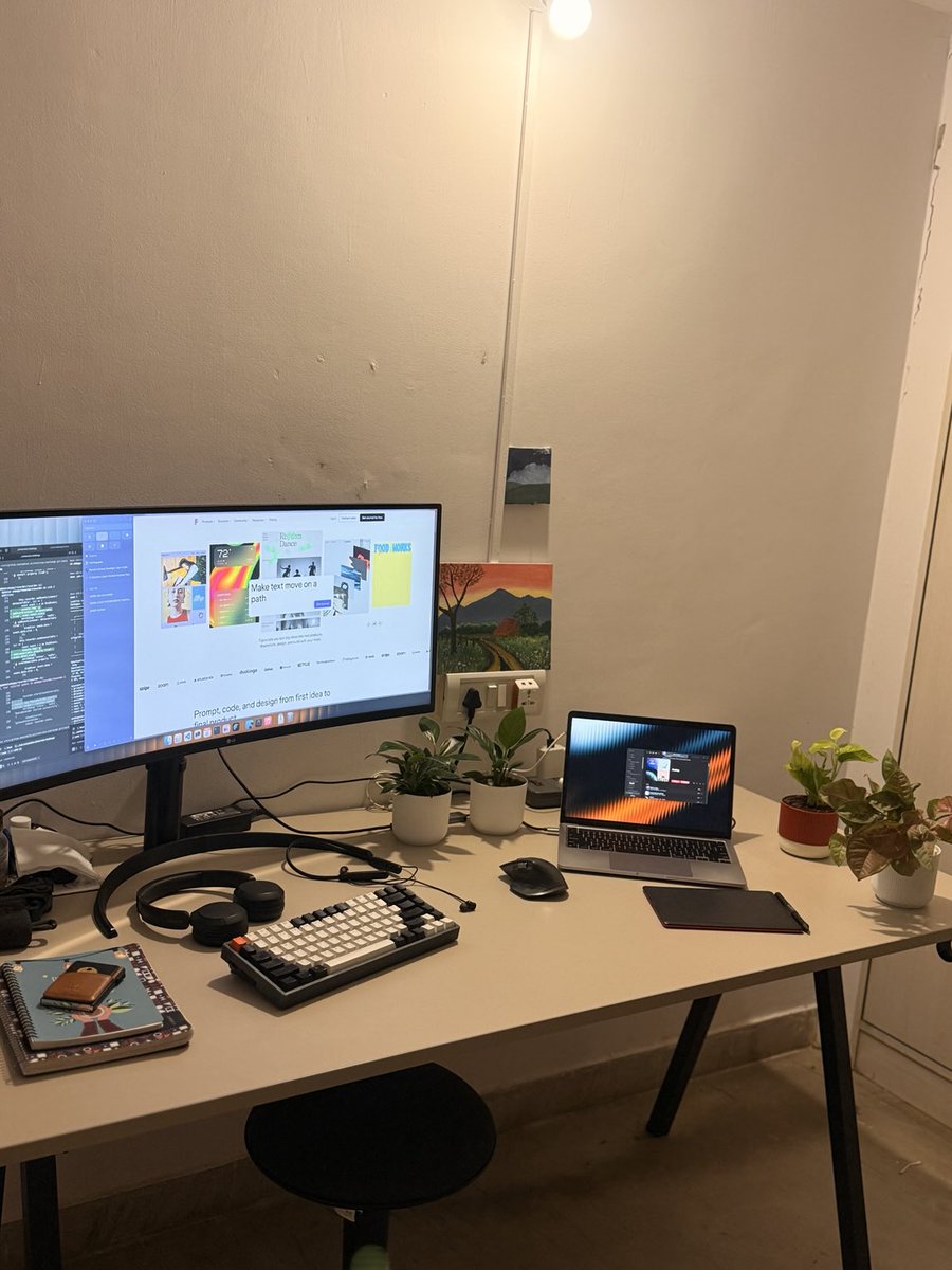 Setup update: Added some green to my workspace 🌿