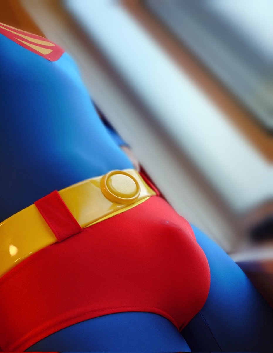 明日仕事イヤだなぁ…って思ってるスーパーマン