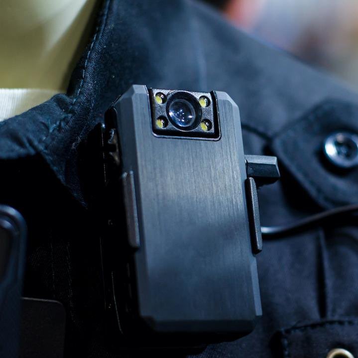 Ali Yerlikaya: "Polislere yaka kamerası taktıktan sonra 'Sen benim kim olduğumu biliyor musun' lafını kullanma oranı %90 düştü."