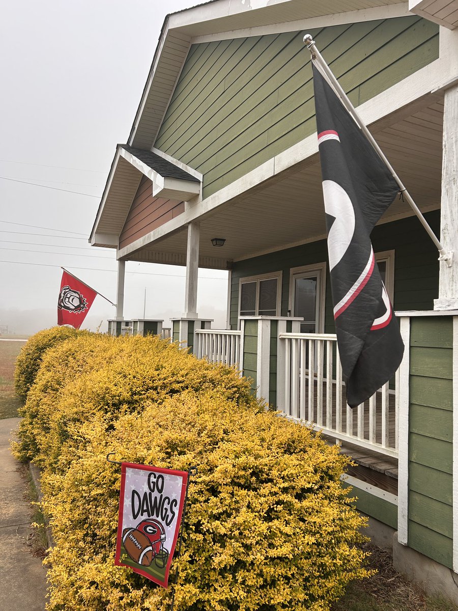 the_dawg_father's tweet image. The Dawgs take the show on the road to Starkville today. Time to #RaiseTheFlags and #ATD #GoDawgs #BeatMississippiState