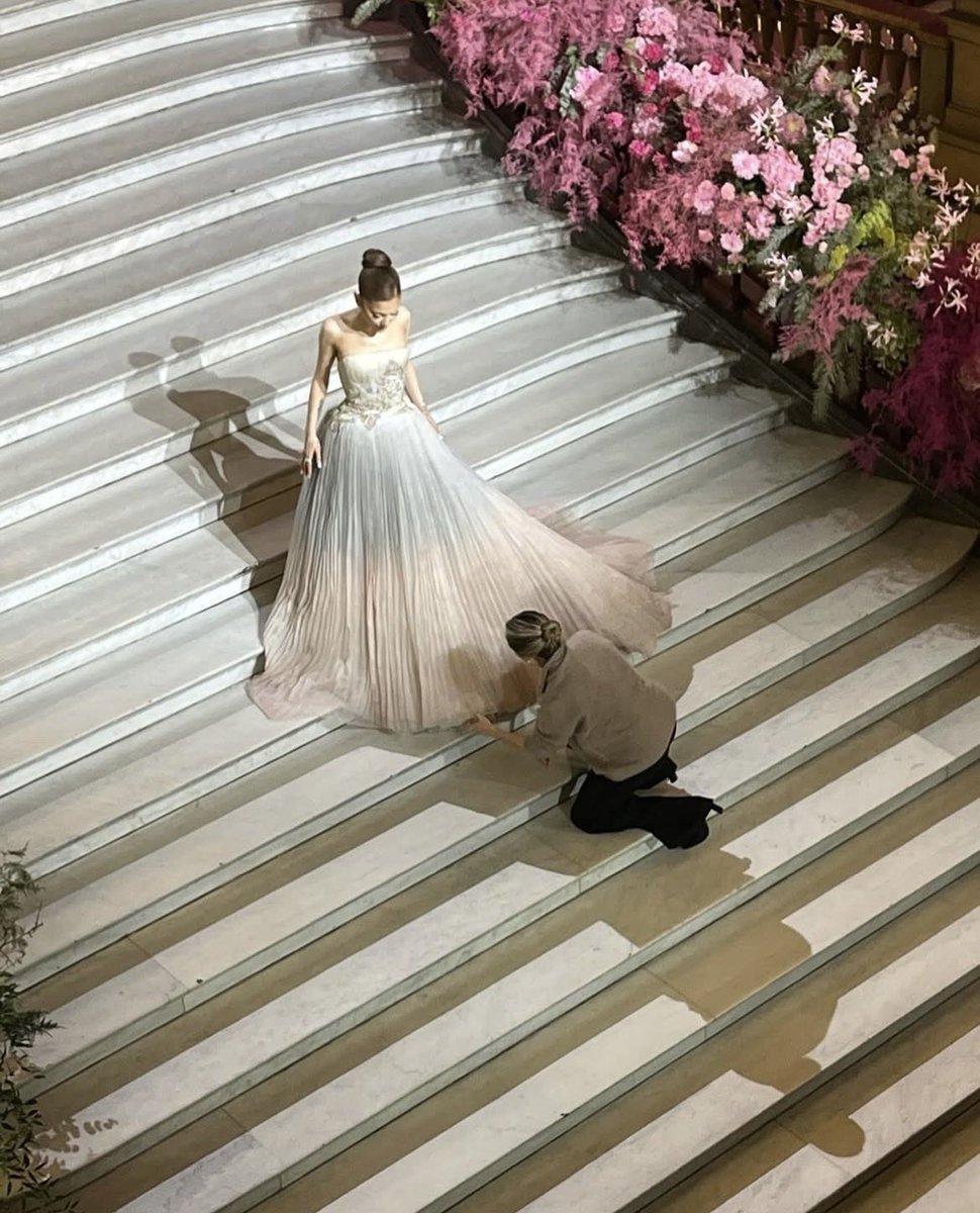 ley 𝜗𝜚’s bittersweet tweet media