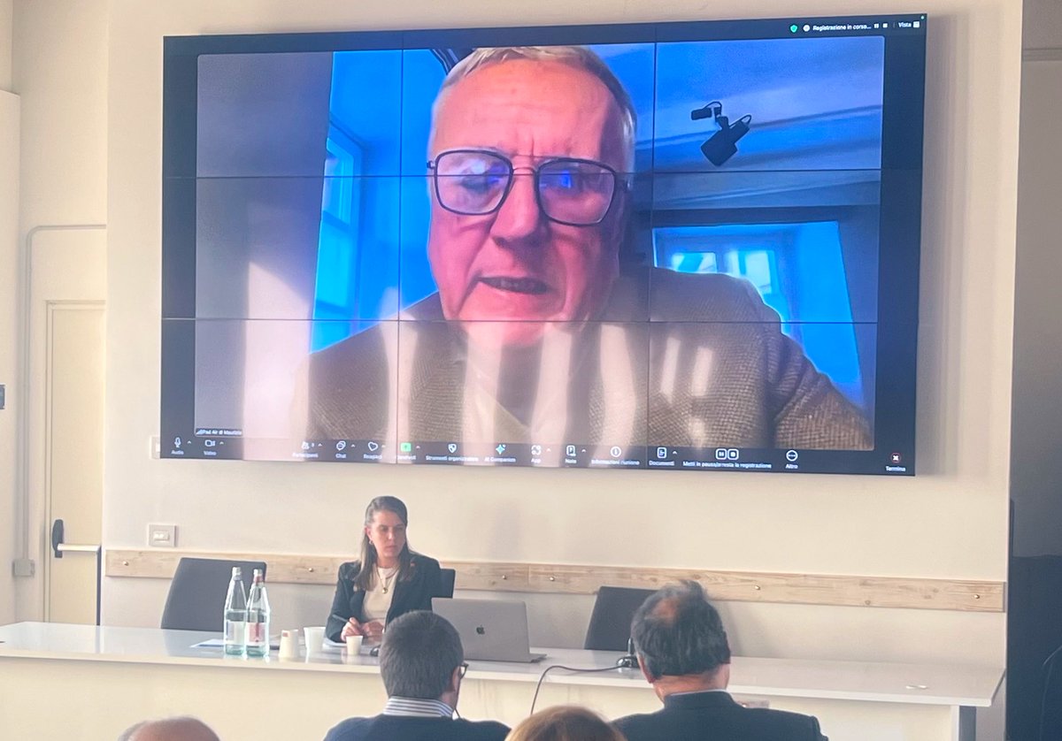 Inizia il pomeriggio della I Sessione in dialogo con <a href="/MaurizioSacconi/">Maurizio Sacconi</a> sul tema dell’Occidente e della concezione del lavoro. Quali i fondamenti di un’idea di lavoro che sia competitivo con la tecnologia e le macchine intelligenti?

#politicall26 #Occidente #lavoro