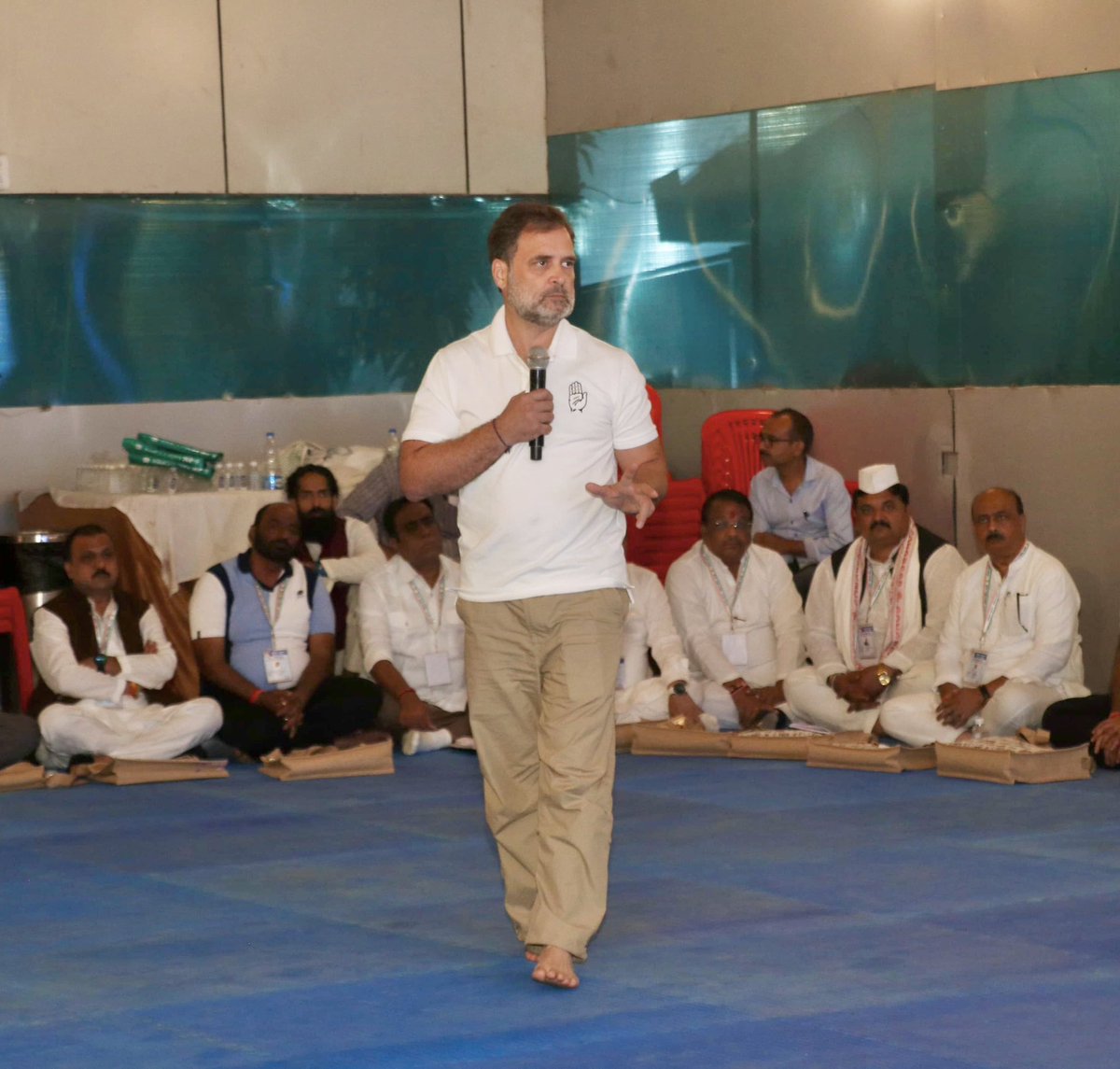 Supriya23bh's tweet image. नेता विपक्ष श्री @RahulGandhi जी ने आज ‘संगठन सृजन अभियान’ के तहत जिला/शहर अध्यक्षों के प्रशिक्षण शिविर को संबोधित किया और महत्वपूर्ण मुद्दों पर चर्चा की 

#MadhyaPradesh