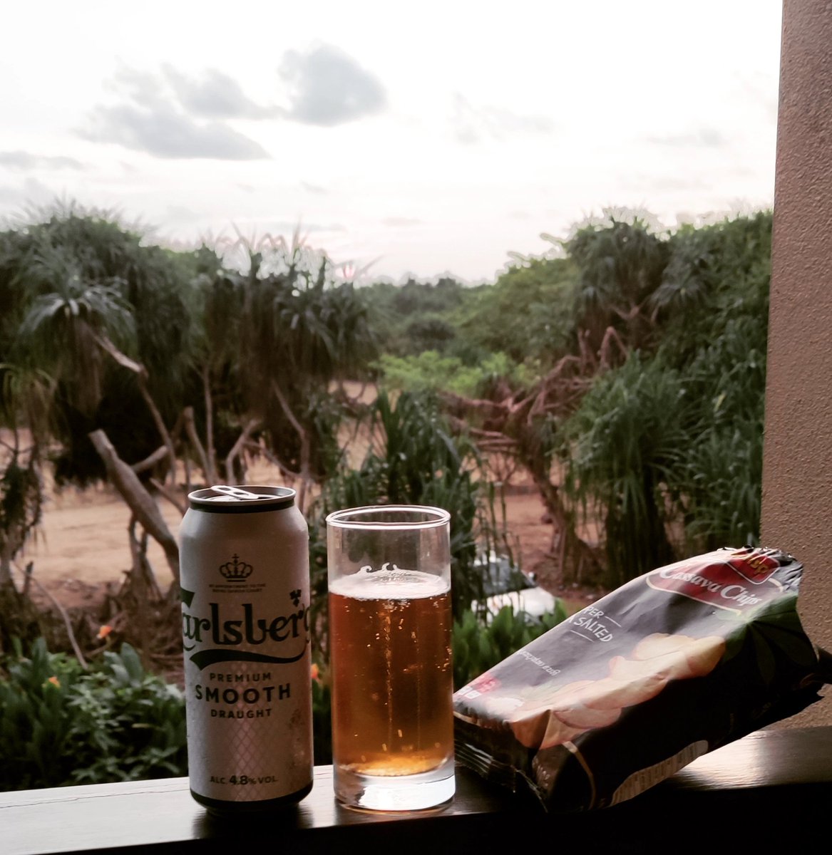 HronikiA's tweet photo. Невероятно!!!
#sunset #srilanka
#пиво #beer #carlsberg #carlsbergsmooth #beerstagram #beerlover #beerporn #instabeer #дневникалкаша https://t.co/zzlWWBTUaI