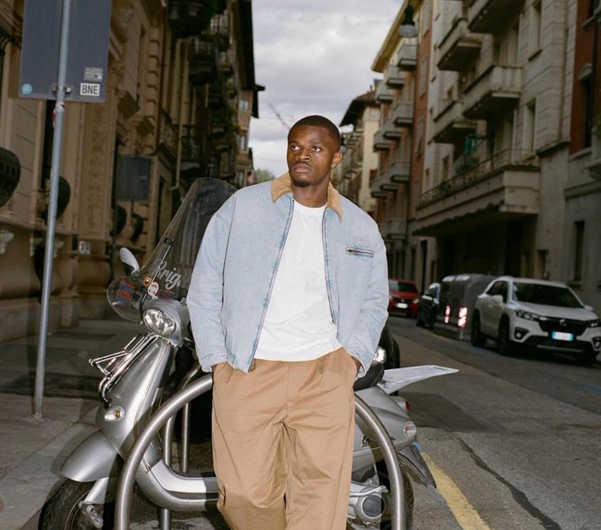 _BeFootball's tweet image. Pierre Kalulu 🇫🇷 révèle aussi aller au cinéma tout seul 🍿🎥 :

« 𝗟𝗘𝗦 𝗦𝗔𝗟𝗟𝗘𝗦 𝗘𝗡 𝗙𝗥𝗔𝗡𝗖𝗘 𝗦𝗢𝗡𝗧 𝗦𝗨𝗣𝗘𝗥. Il m'arrive d'aller au cinéma tout seul et c'est quelque chose que mes coéquipiers ne comprennent pas toujours. 🤷‍♂️ 

𝗝𝗘 𝗠𝗘𝗧𝗦 𝗠𝗔 𝗖𝗔𝗣𝗨𝗖𝗛𝗘 𝗘𝗧…