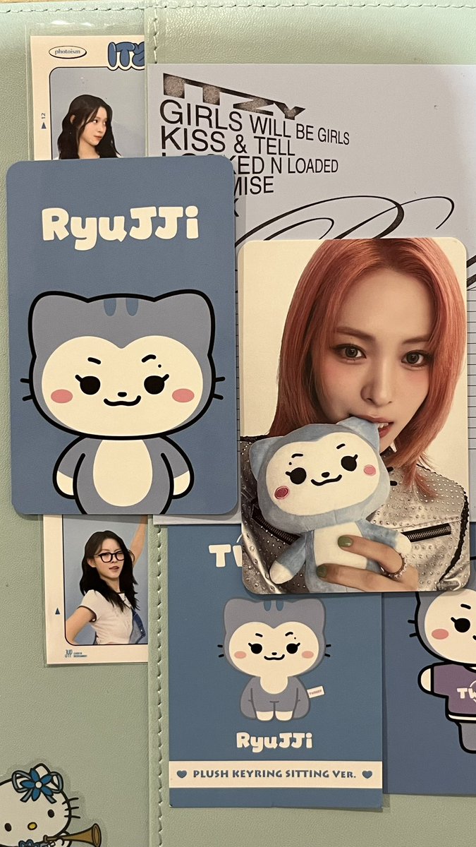 ryujiin__'s tweet photo. i love being a ryujin collector 🪼 https://t.co/0hHAbOFMuK