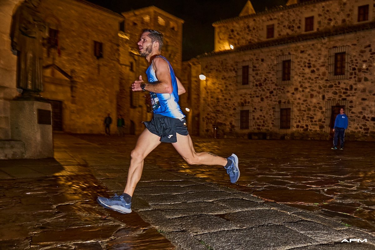 Correr en Cáceres mola mucho y mas si es por su parte antigua. #Intramuros <a href="/EPExtremadura/">El Periódico Extremadura</a>